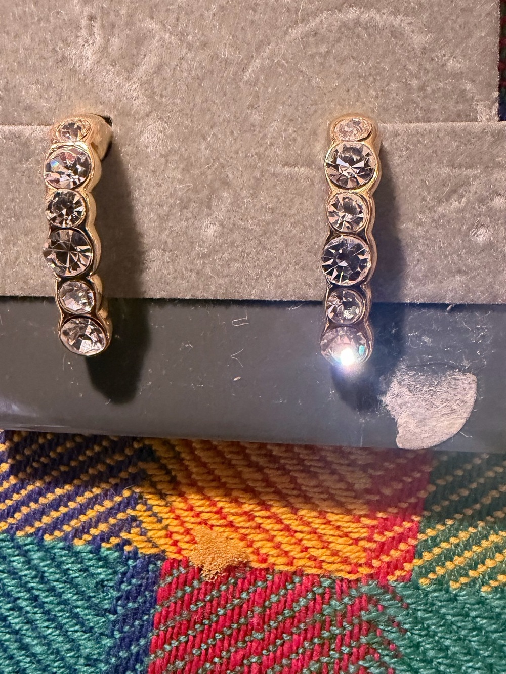 Vintage Trifari Gold Crystal Clip Earrings